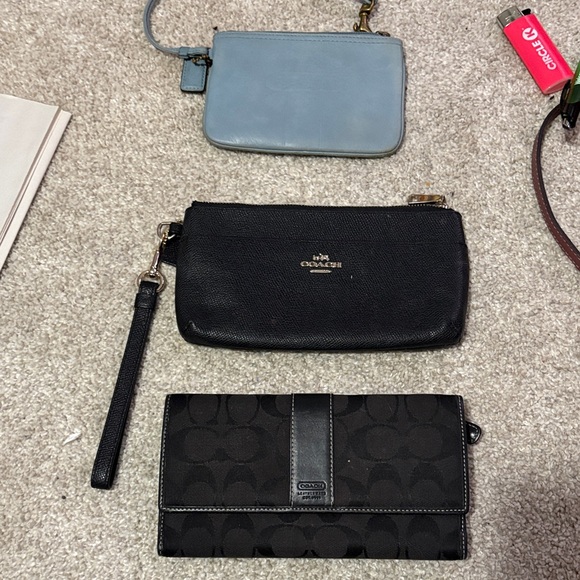 Nwot Coach Black pebbled leather  Textured Wristlet - Picture 14 of 14